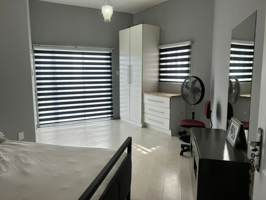 5 Bedroom Property for Sale in Nahoon Valley Park Eastern Cape